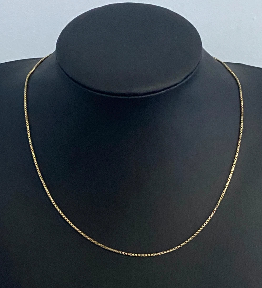 18K Yellow Gold Box Link Chain Necklace 46cm Long