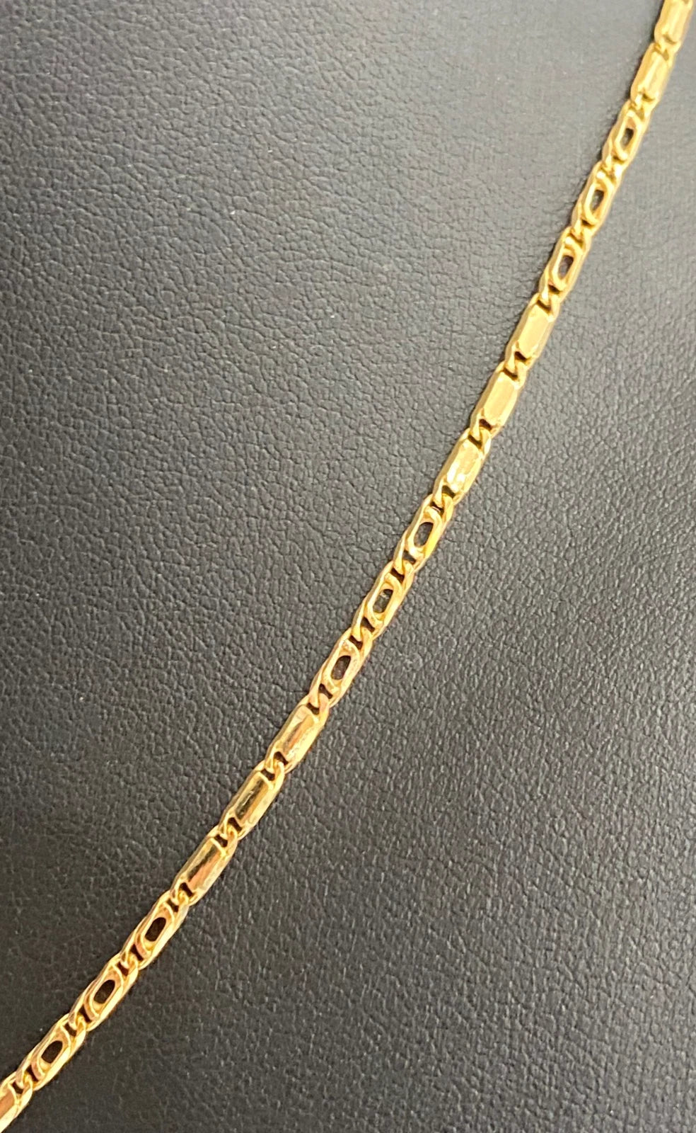 9K Yellow Gold Open & Closed Birdseye Link Chain Necklace - 50.0cm Long