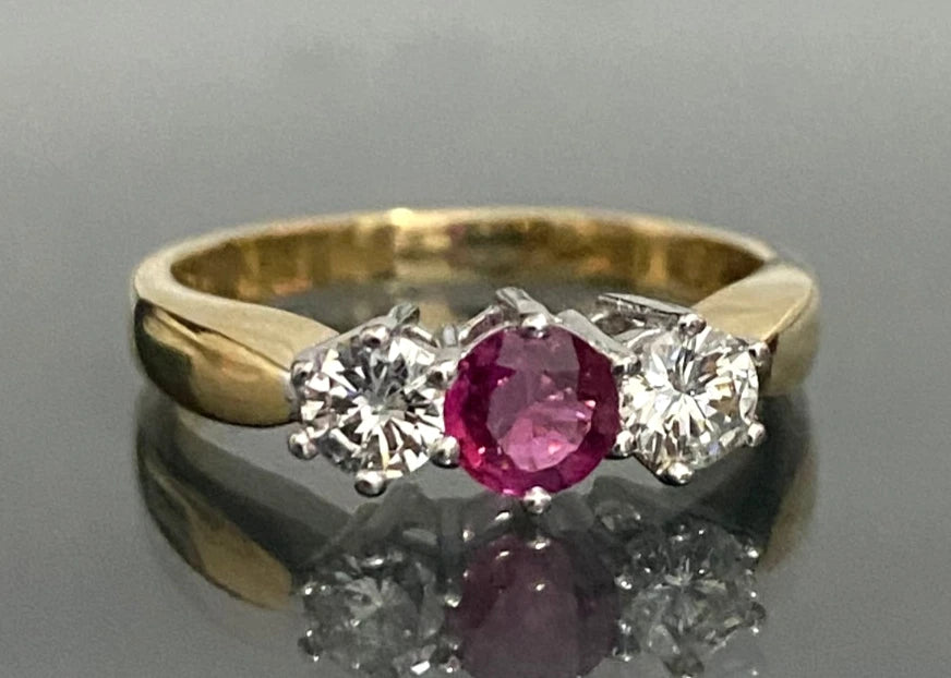 18ct Yellow Gold Ruby & Diamond 3 Stone Ring – Size I 1/2 (US 4.5)