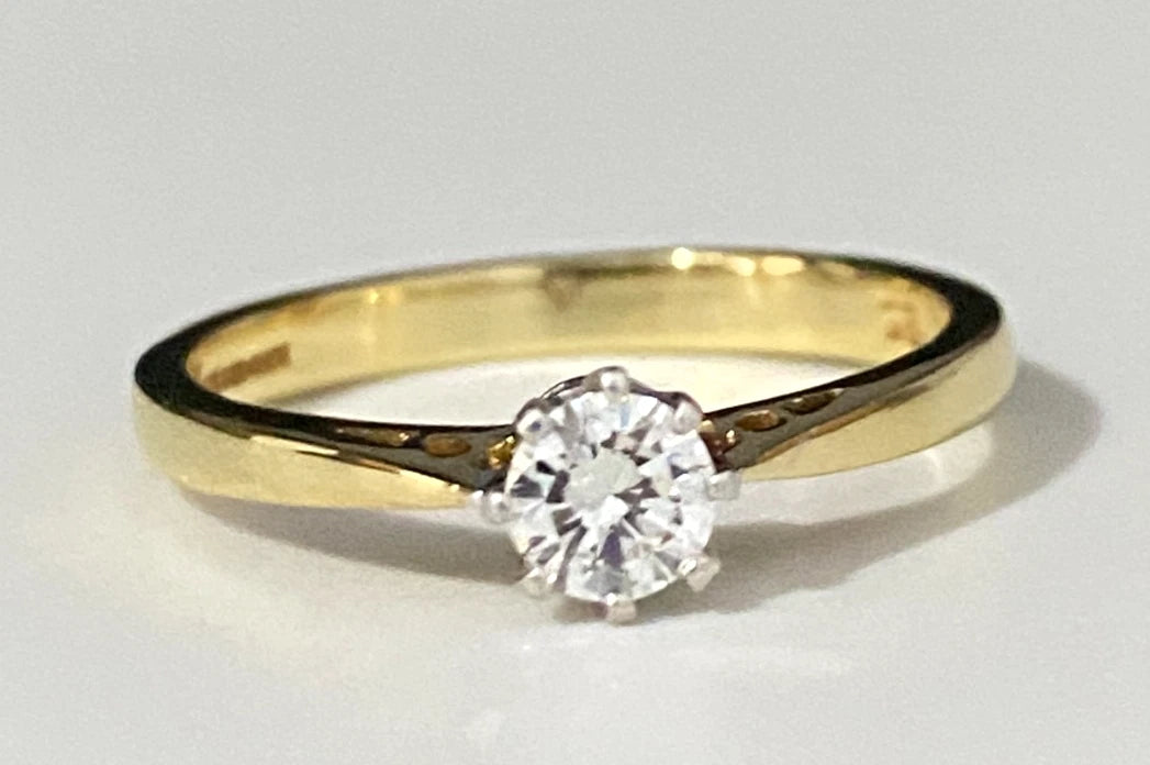 18K Yellow Gold & 0.25CT Diamond Solitaire Engagement Ring Size M - 6 1/4