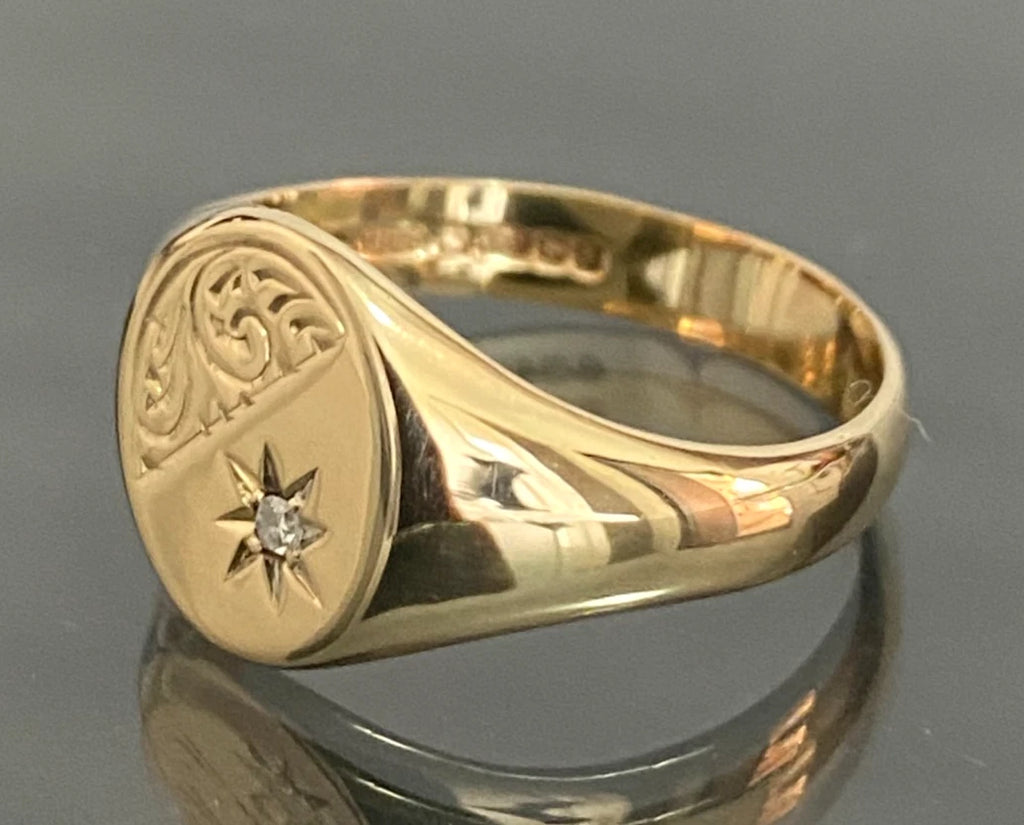 Vintage 9K Yellow Gold Diamond Engraved Oval Signet Ring Size P 1/2 (US 8)