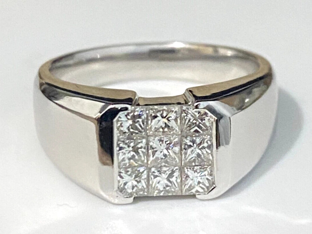 Heavy 18K White Gold & 1.0CT Diamond Princess Cut Ring Size R - 8 5/8