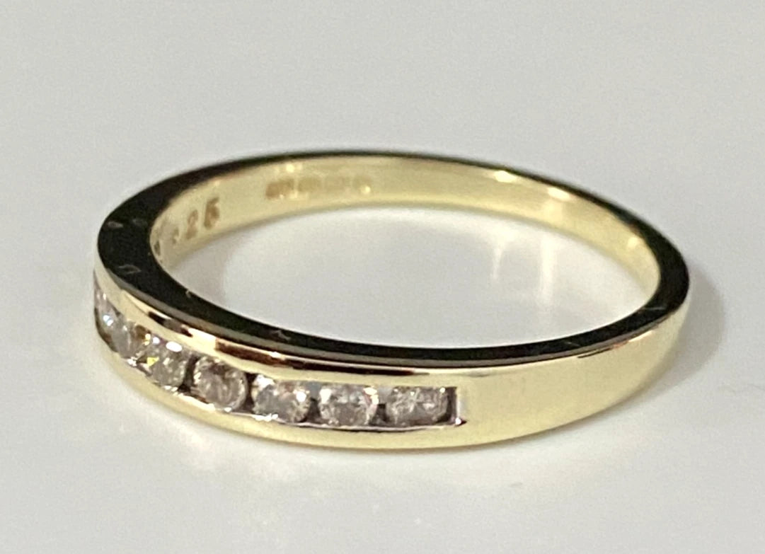 9K Yellow Gold & 0.25CT Diamond Channel Set Wedding Band Ring Size M - 6 1/4