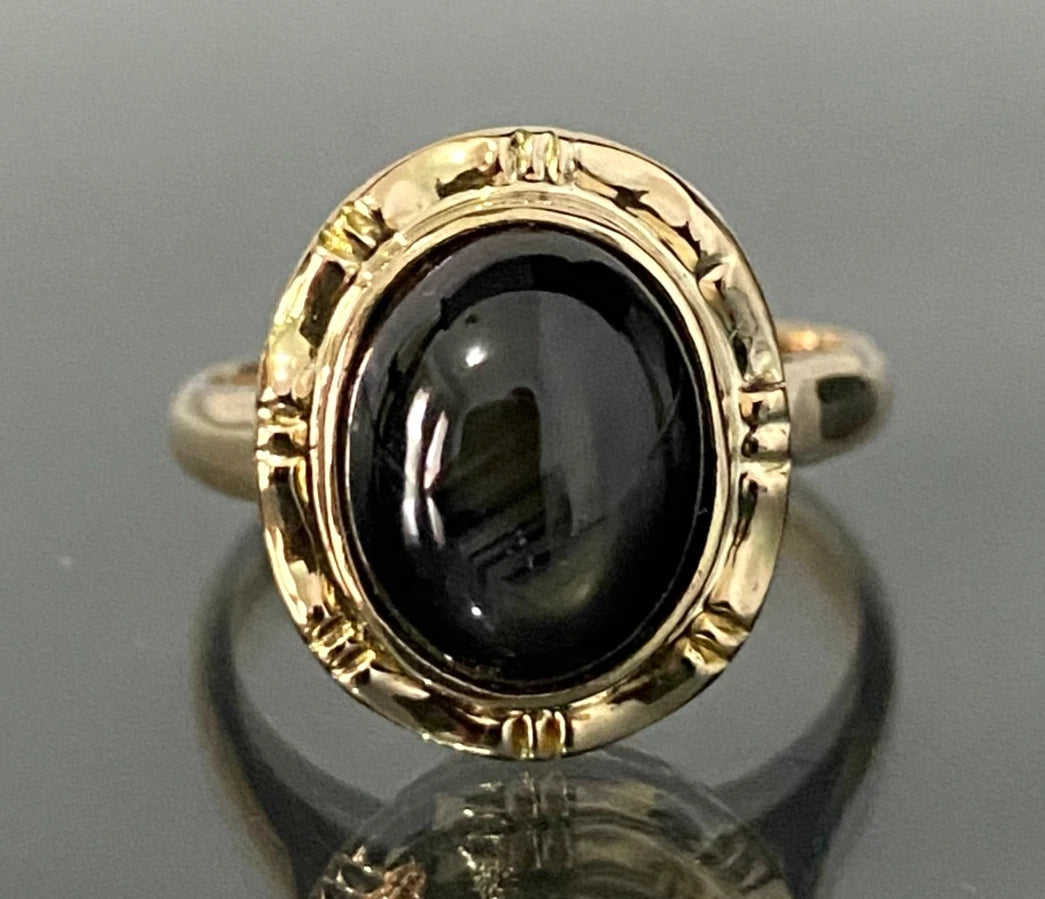 Vintage 14K Yellow Gold W/ Black Star Sapphire Ring Size L - 5 7/8
