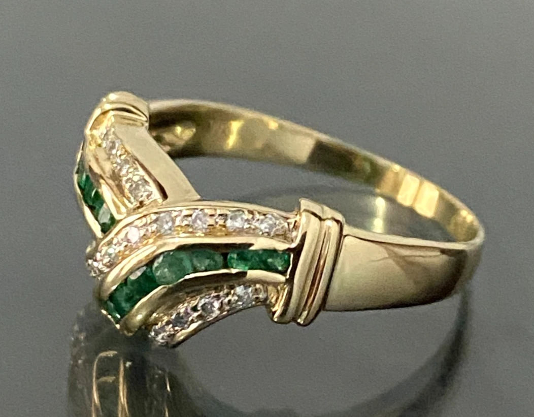 14K Yellow Gold W/ Emerald & Diamond Dress Ring Size Q - 8 1/4