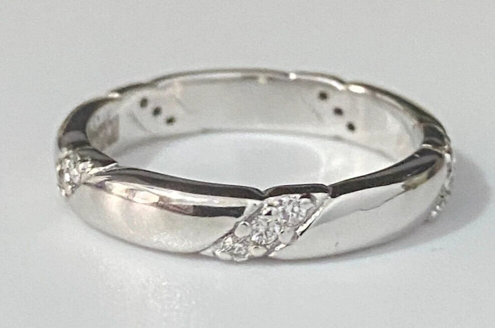 18K White Gold & Diamond Wedding Band Ring Size K - 5 1/8