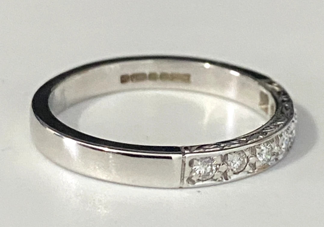 18K White Gold & Diamond Pave Set Wedding Band Ring Size N 1/2 - 6 3/4