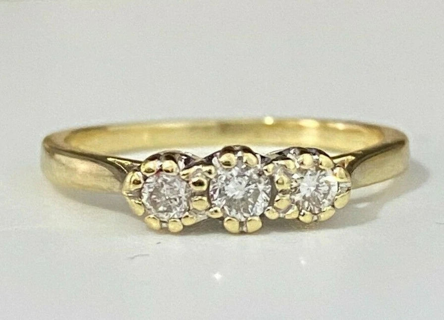 18K Yellow Gold & 0.22CT Diamond Three Stone Ring Size N 1/2 - 6 3/4