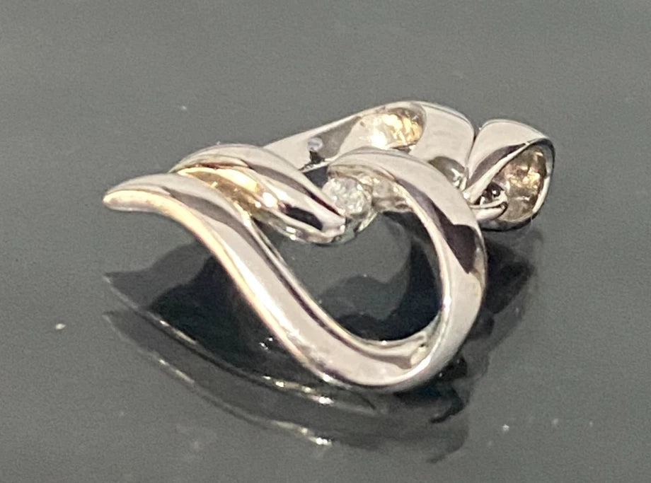 9K White Gold & Diamond Heart Pendant