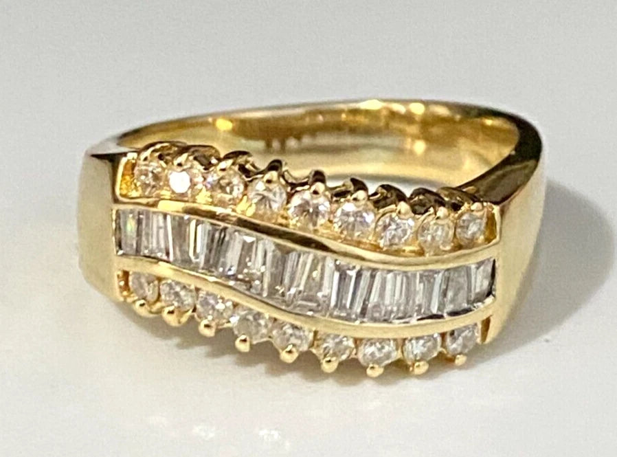 18K Yellow Gold & 0.80CT Diamond Dress Ring Size R - 8 5/8