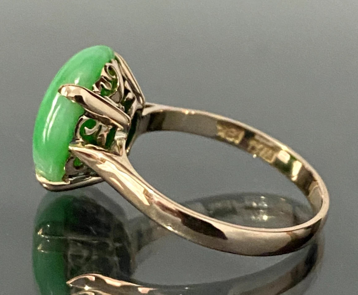 Vintage 14K Yellow Gold And Jade Ring Size K 1/2 - 5 1/2