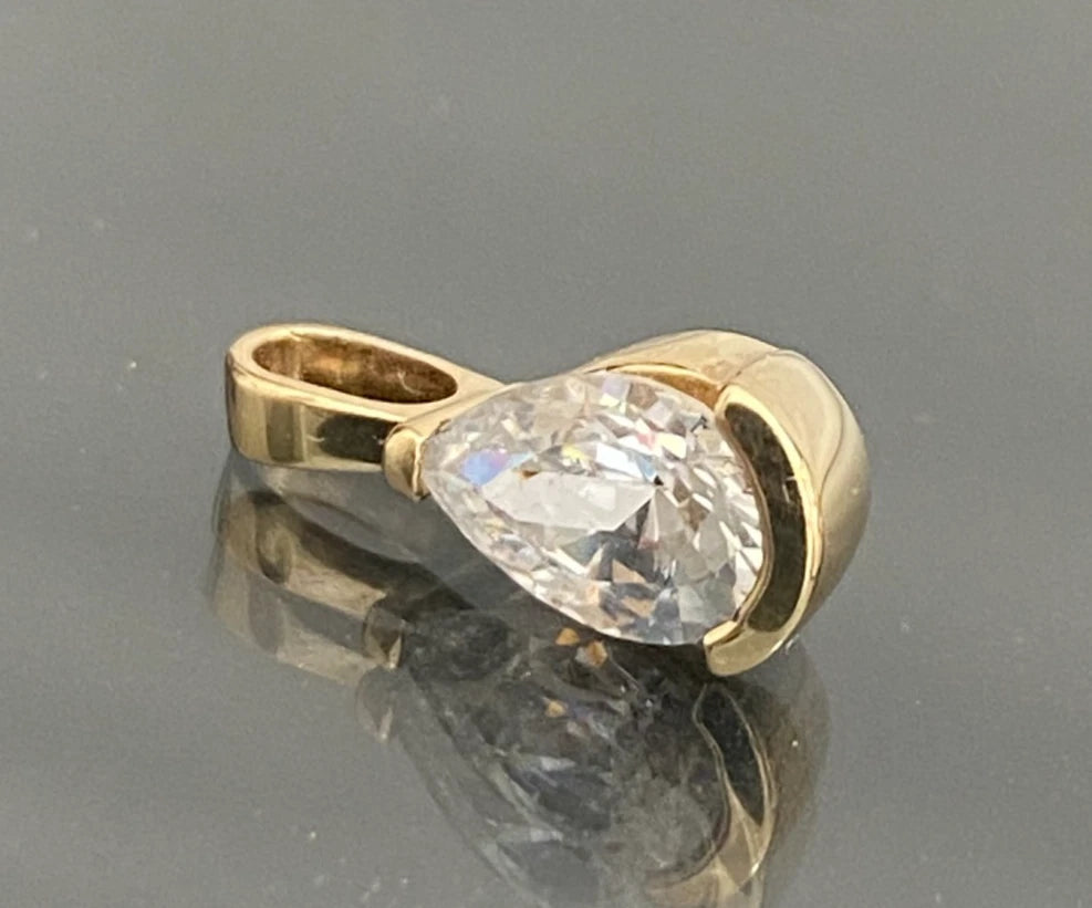 9K Yellow Gold & Pear Shape Cubic Zirconia Single Stone Pendant