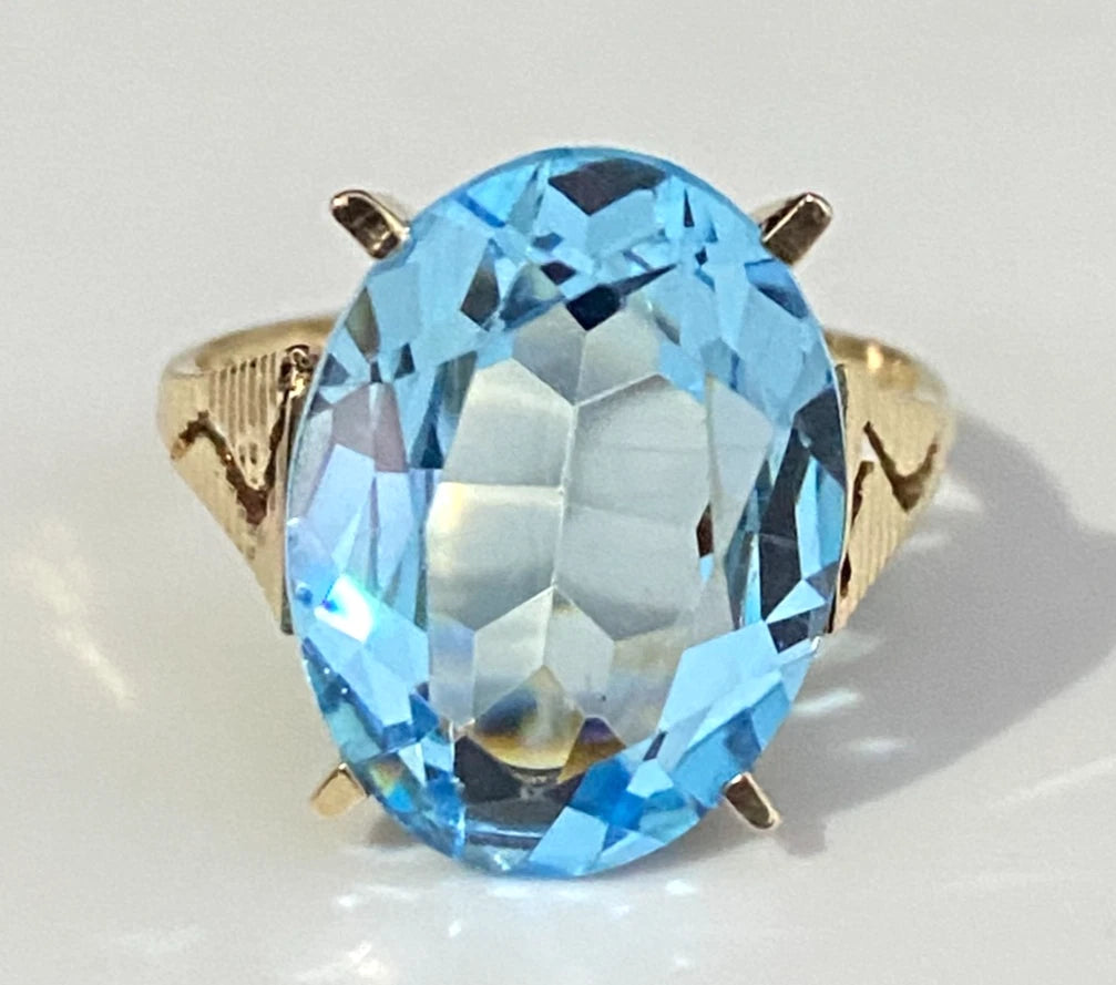 Vintage 9K Yellow Gold & Blue Stone Ring Size O - 7 1/4
