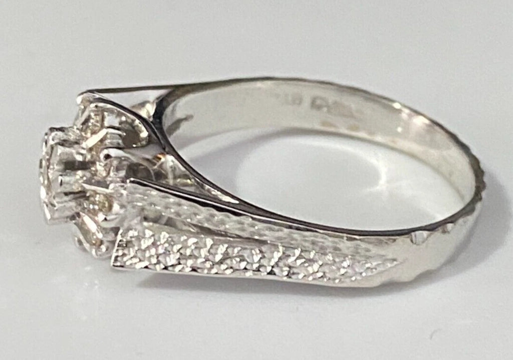 18K White Gold & 0.30CT Diamond Cluster Ring Size Q - 8