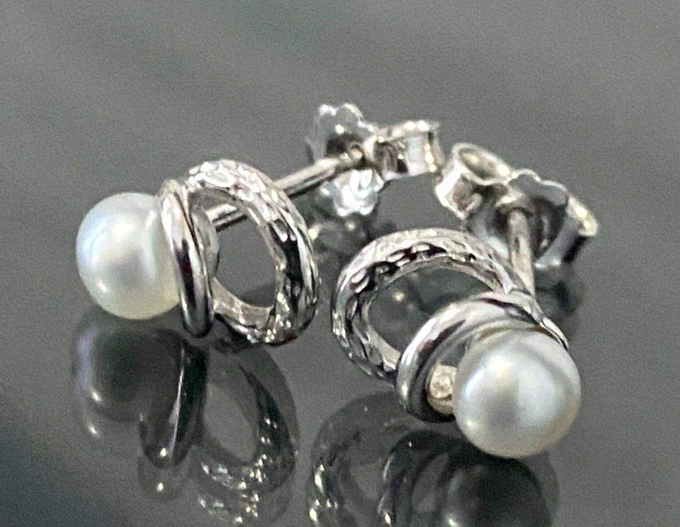 18K White Gold & Pearls Stud Earrings