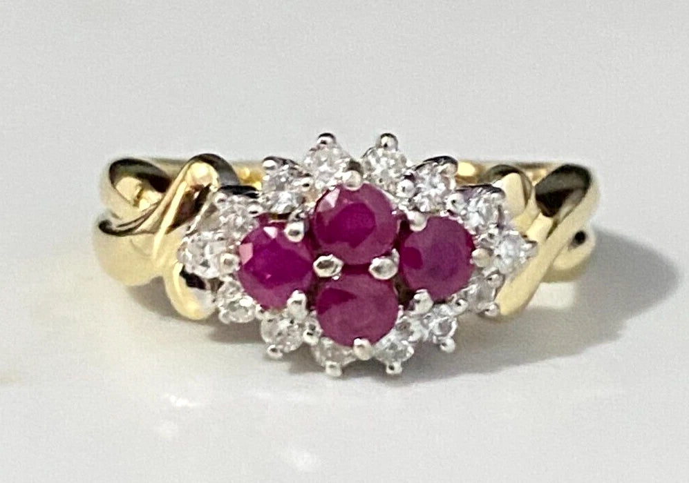 18K Yellow Gold W/ Ruby & 0.25CT Diamond Cluster Ring Size L - 5 1/2