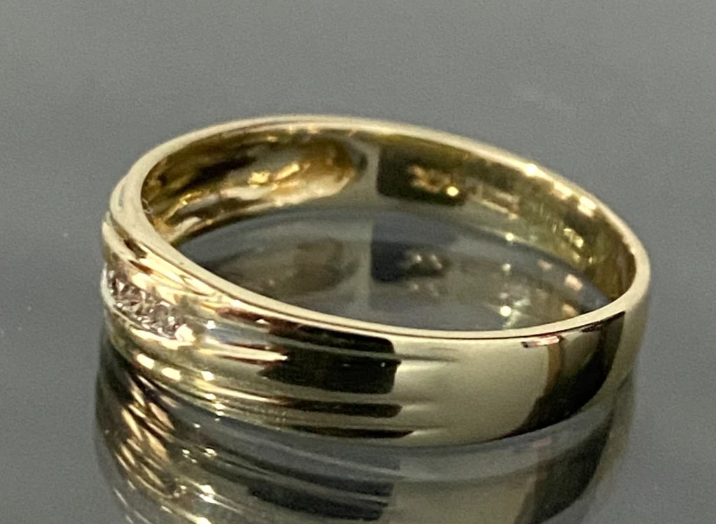 14K Yellow Gold & Diamond Channel Set Ring Size O - 7