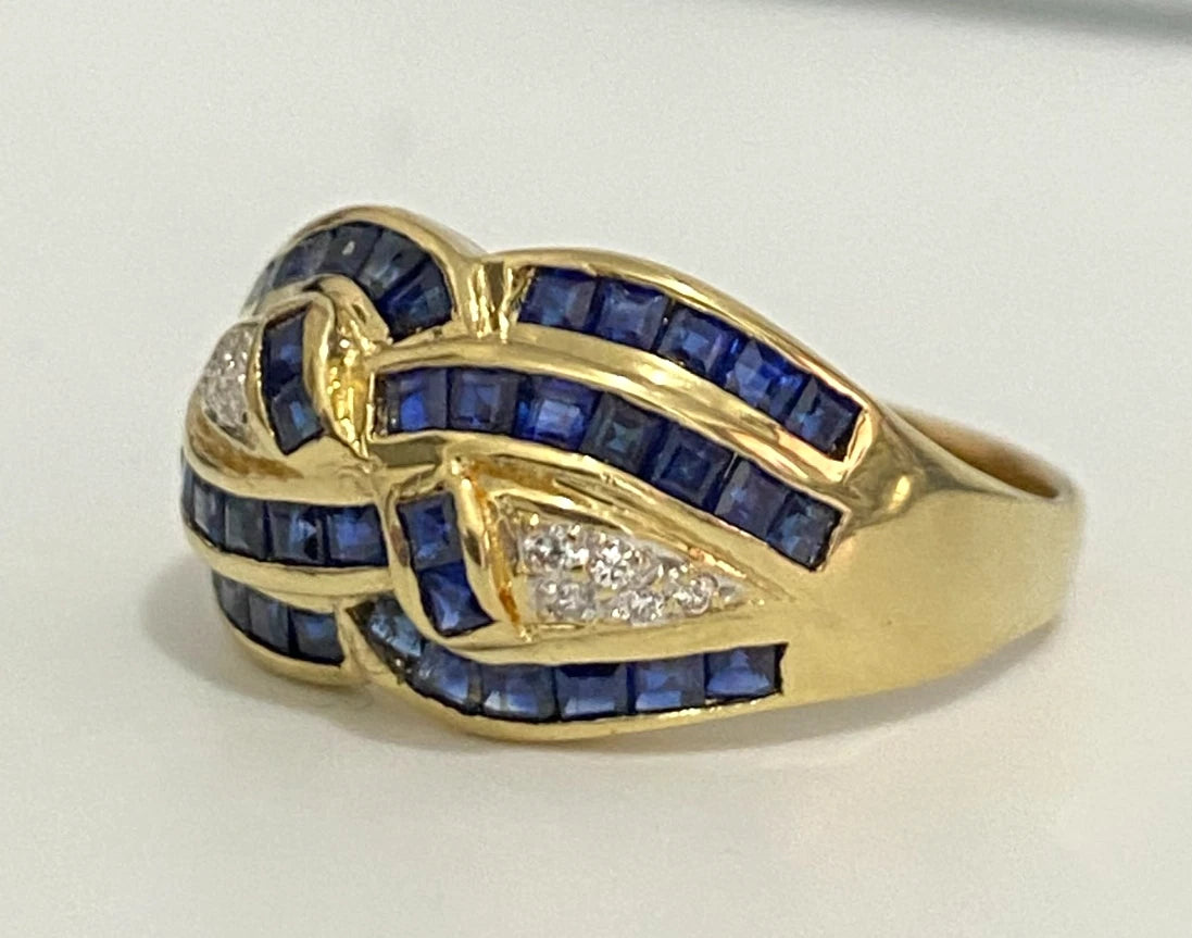 18ct Yellow Gold W/ Sapphire & Diamond Dress Ring Size R (US 8.75)