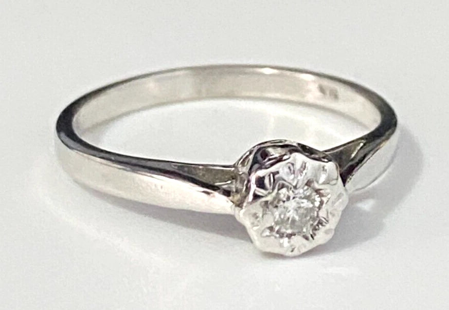 9K White Gold & Diamond Solitaire Ring Size L 1/2 - 5 7/8