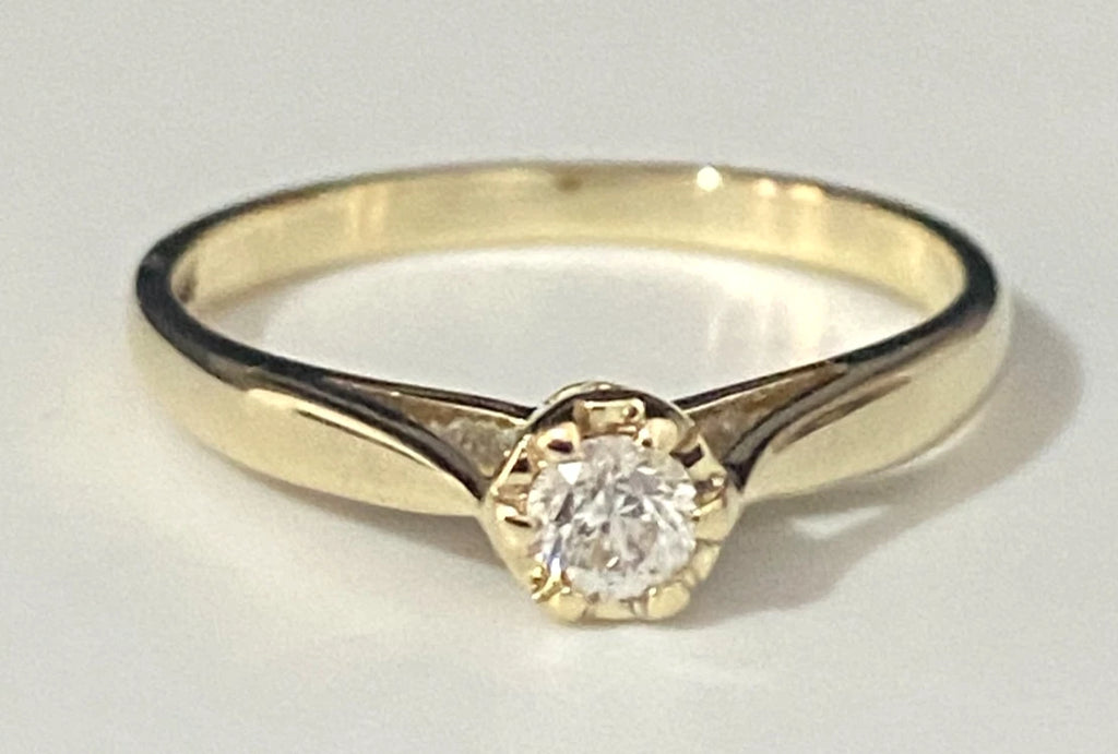 9K Yellow Gold & 0.15CT Diamond Illusion Set Solitaire Ring Size L 1/2 - 6