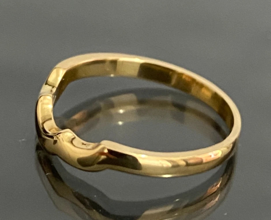 18ct Yellow Gold Shaped Curved Wedding Band – Size O (US 7.15)
