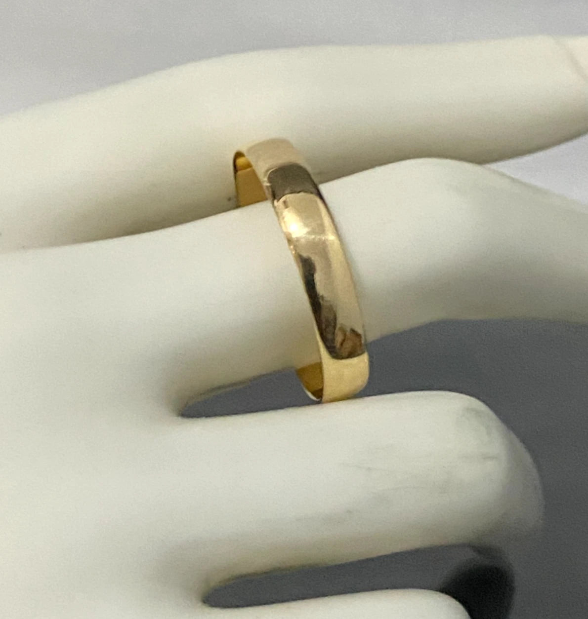 18K Yellow Gold Men's Wedding Band Ring Size Z+4
