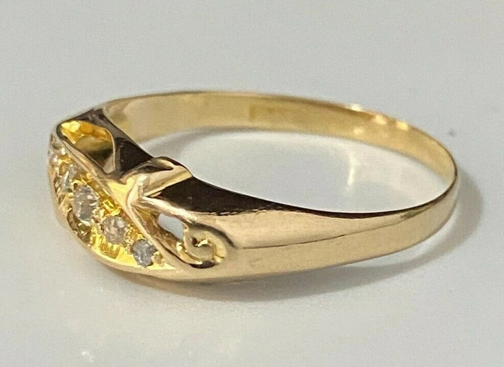 An early 18K Yellow Gold & Old cut Diamond Ring Size O 1/2 - 7 1/4