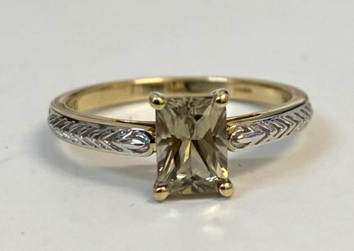 10CT Yellow Gold & Diaspore Single Stone Ring Size P - 7 3/4