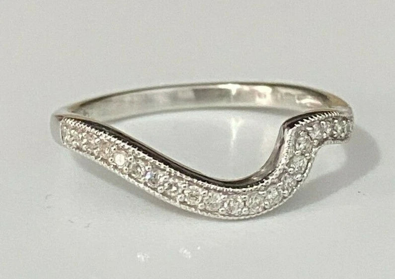 9K White Gold & Diamond Curved Grain Set Wedding Band Ring Size M 1/2 - 6 1/4