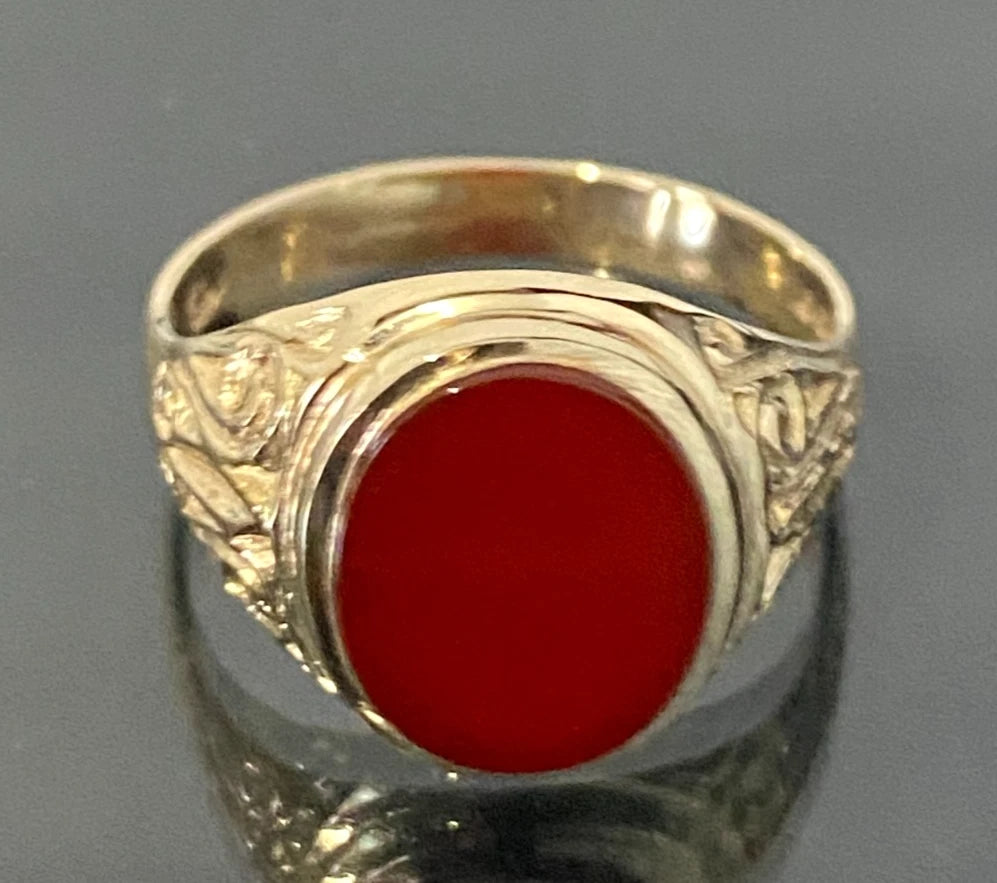 1970's 9K Yellow Gold & Carnelian Scroll Shoulder Signet Ring Size Q - 8 1/4