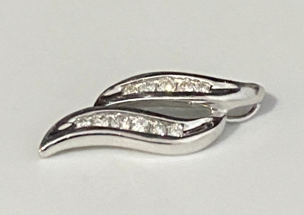 9K White Gold & 0.12CT Diamond Pendant
