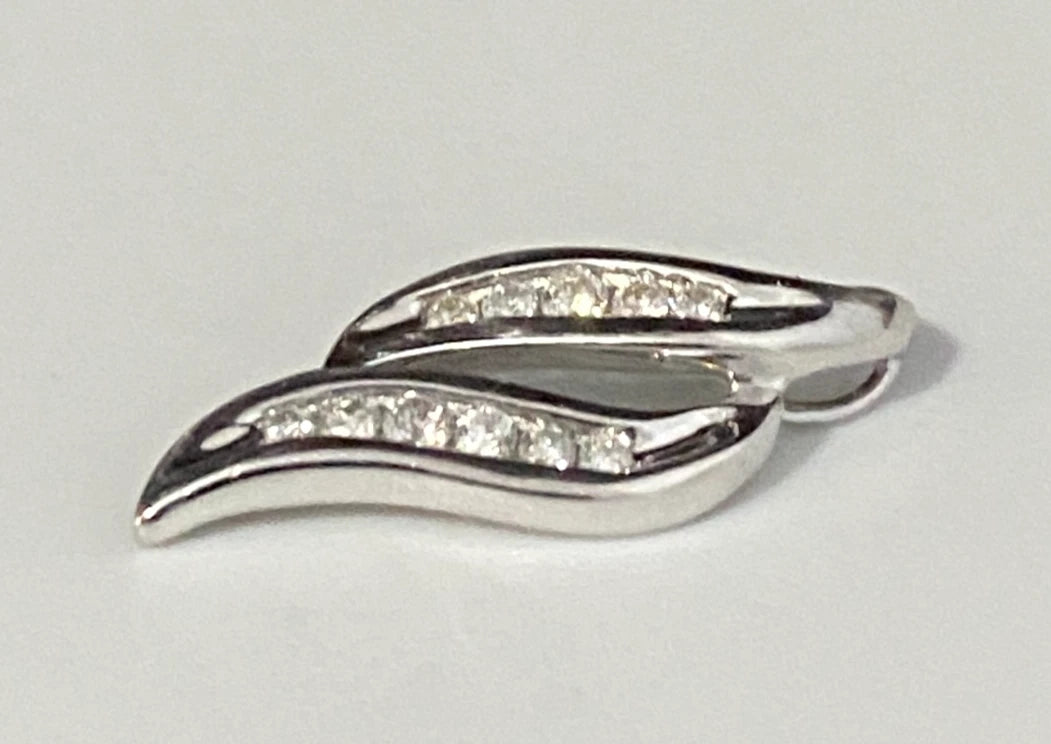 9K White Gold & 0.12CT Diamond Pendant