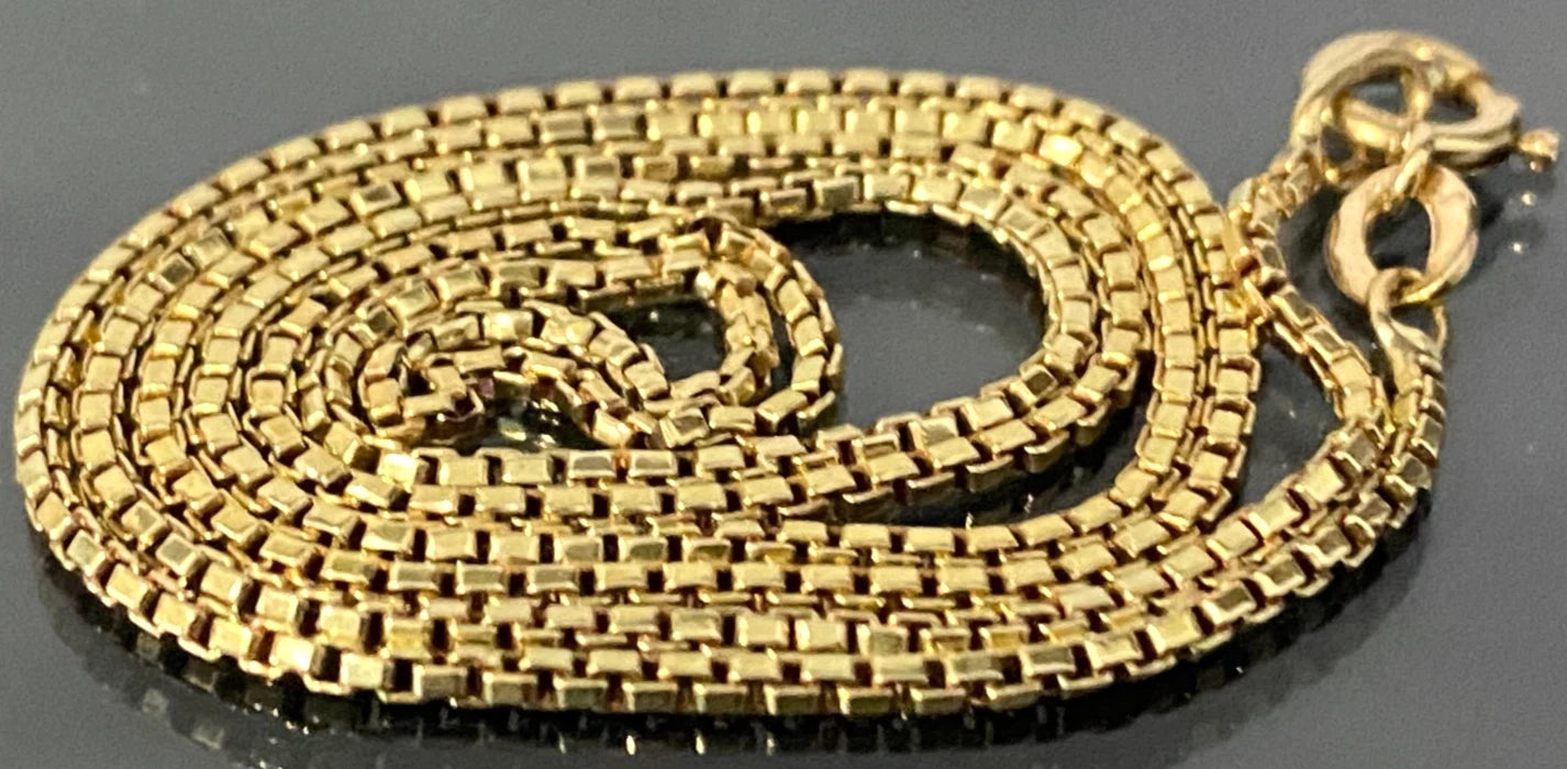 18K Yellow Gold Box Link Chain Necklace 46cm Long