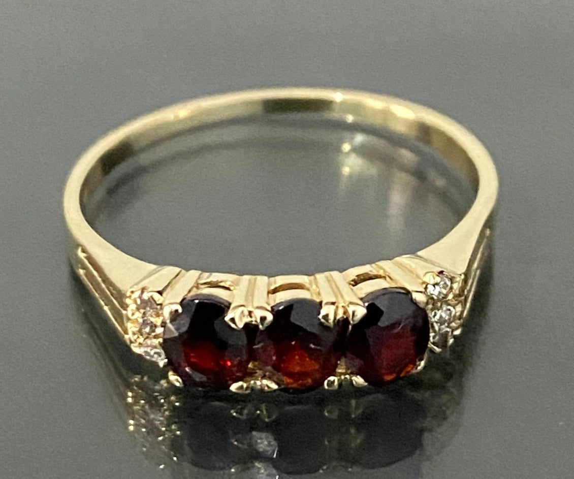 9K Yellow Gold W/ Garnet & CZ Three Stone Ring Size V 1/2 - 11