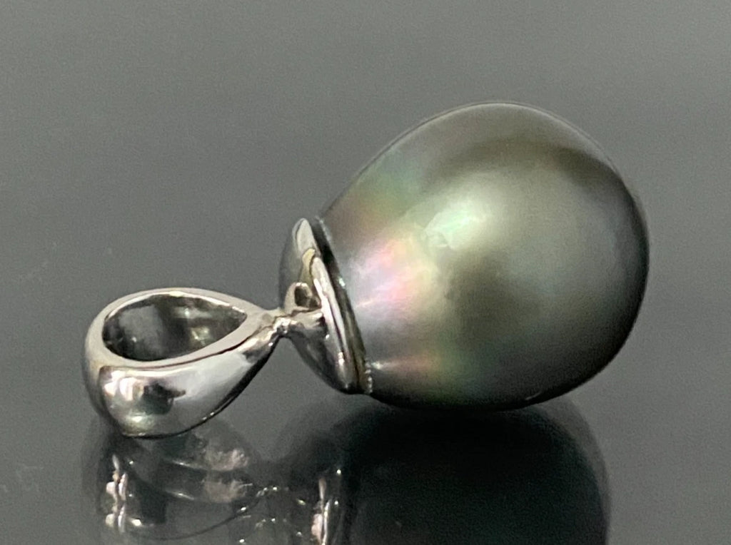 18K White Gold & Tahitian Pearl Pendant 24.0mm High