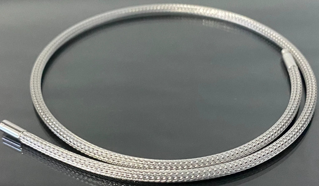 18ct White Gold Omega Mesh Chain Necklace 42cm Flexible Woven Style