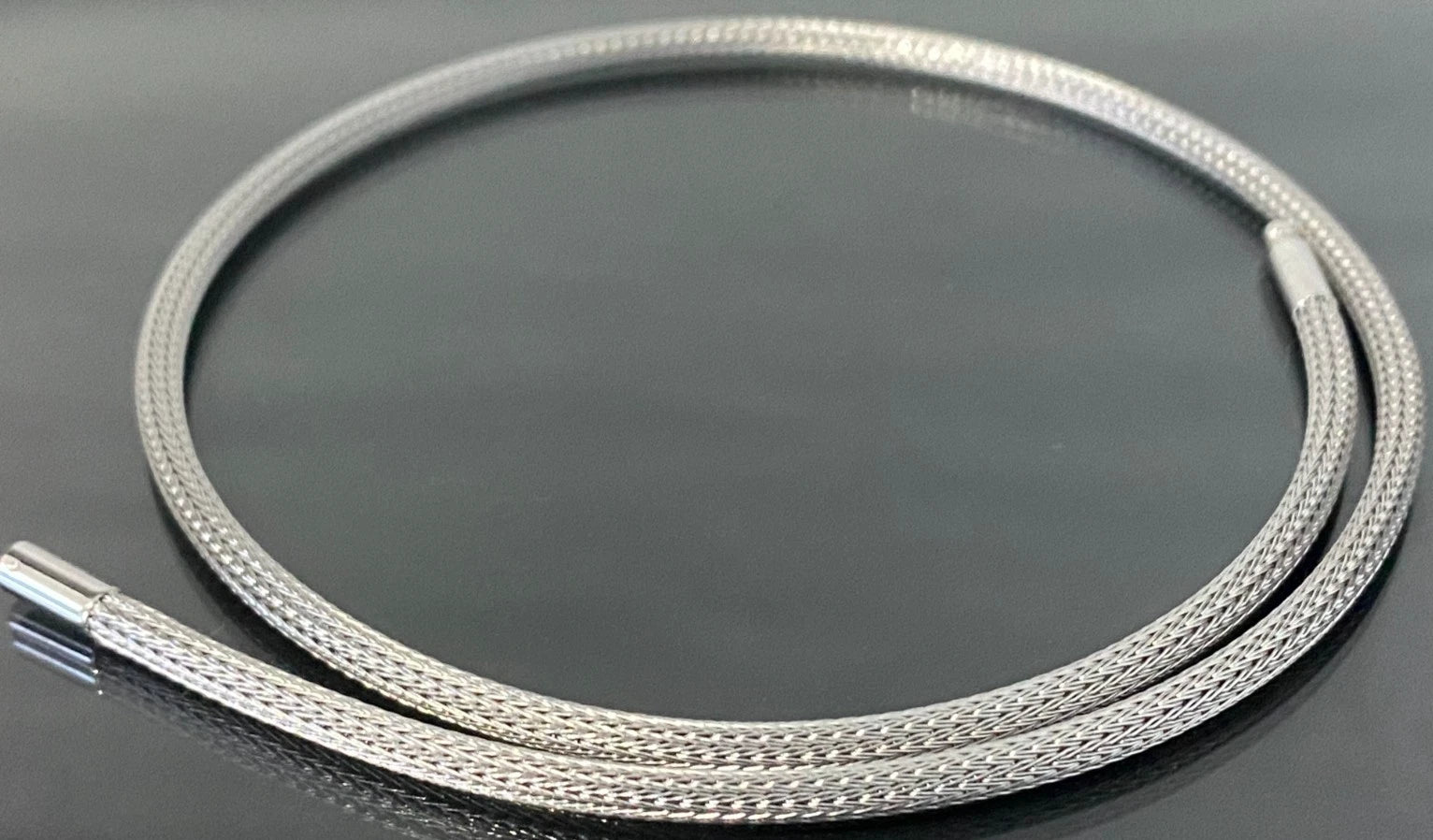18ct White Gold Omega Mesh Chain Necklace 42cm Flexible Woven Style