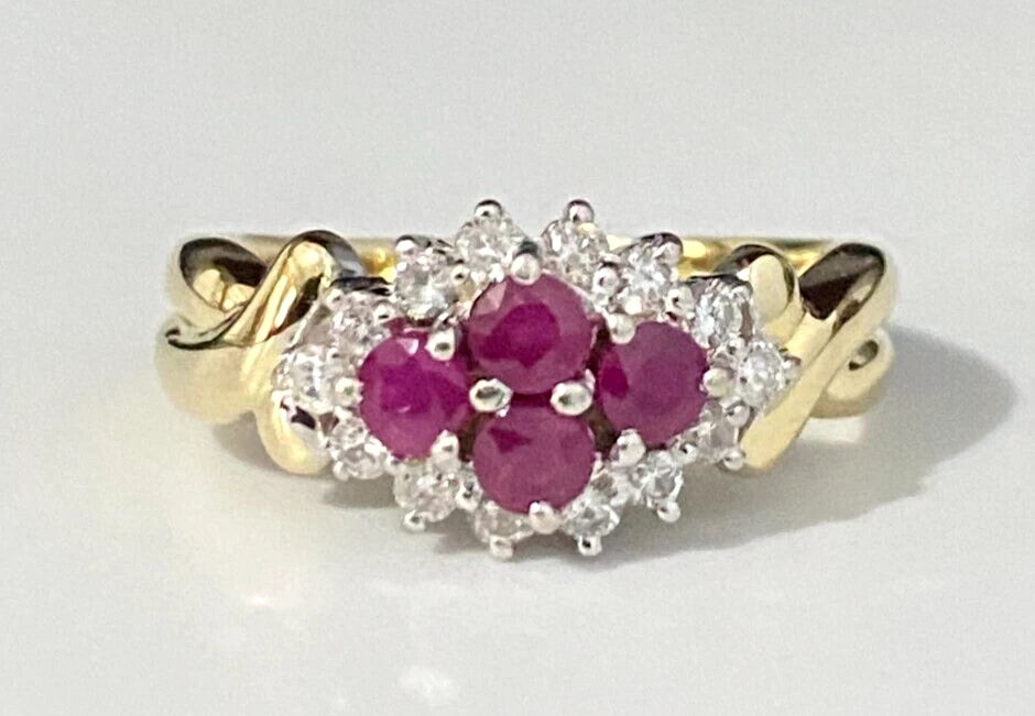 18K Yellow Gold W/ Ruby & 0.25CT Diamond Cluster Ring Size L - 5 1/2