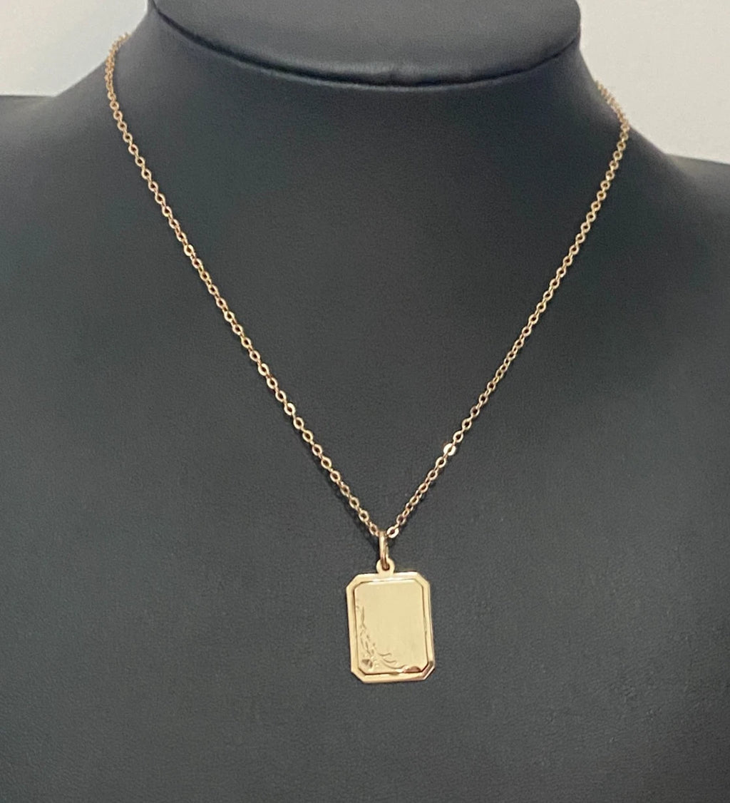 Vintage 14ct Yellow Gold Rectangular Floral Engraved Pendant