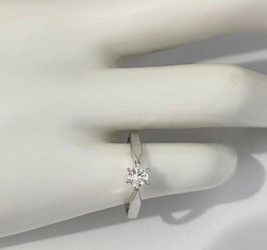 18K White Gold & 0.25CT Diamond Solitaire Ring Size K 1/2 - 5 3/8