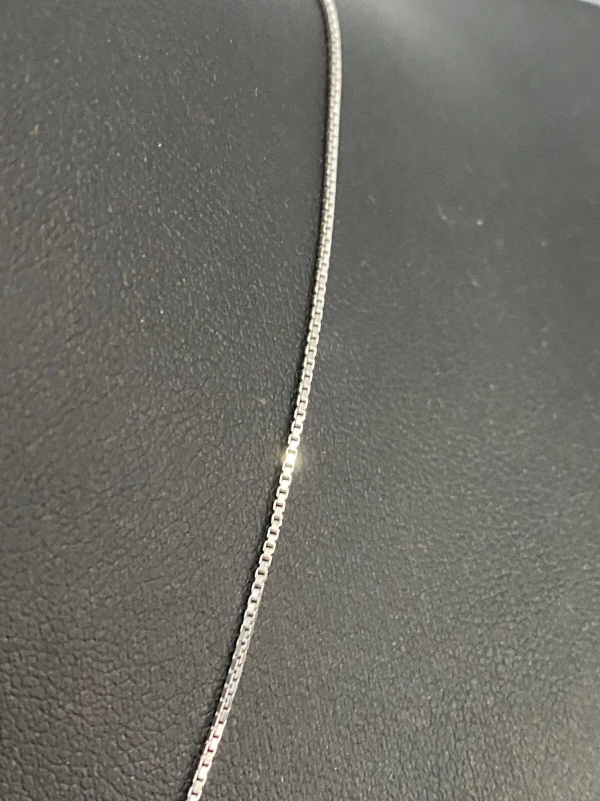18K White Gold Box Link Chain Necklace 42cm Long