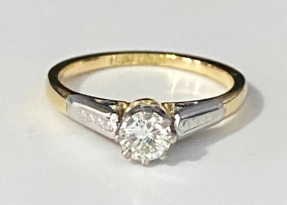 18K Yellow Gold & Platinum 0.30CT Diamond Solitaire Ring Size K - 5 1/8