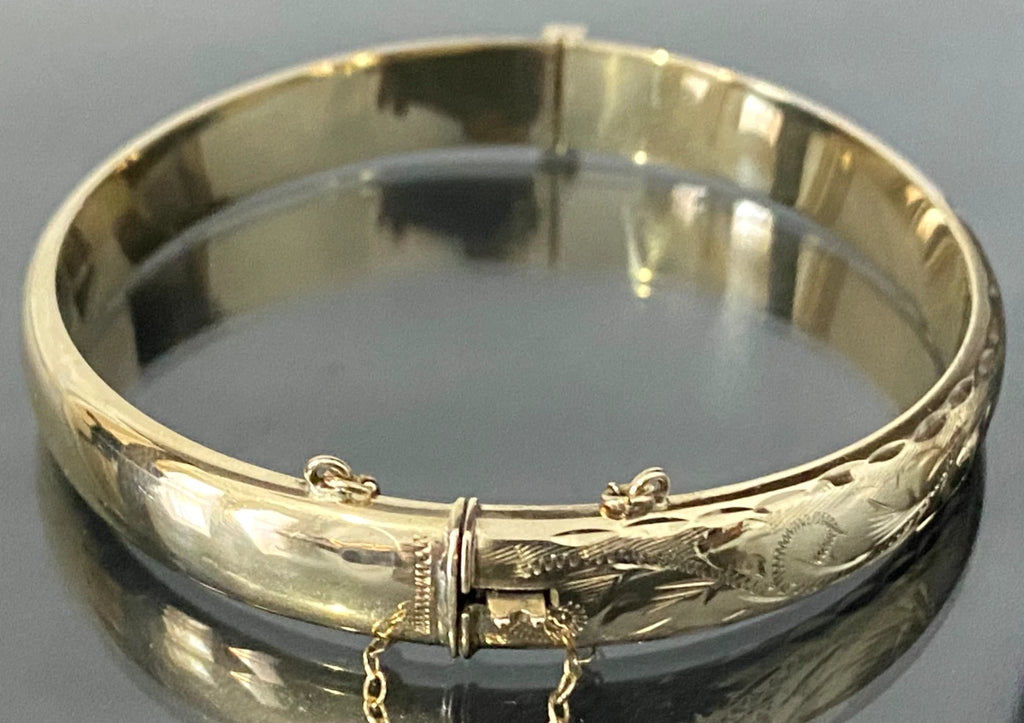 English 9K Yellow Gold Engraved Hinged Bangle