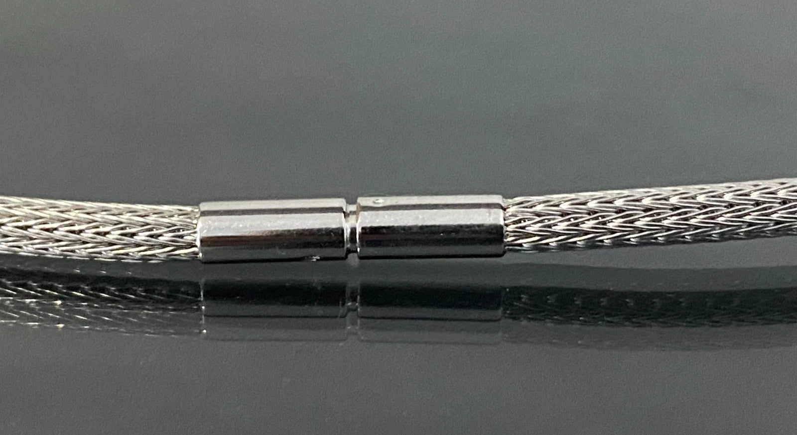18ct White Gold Omega Mesh Chain Necklace 42cm Flexible Woven Style
