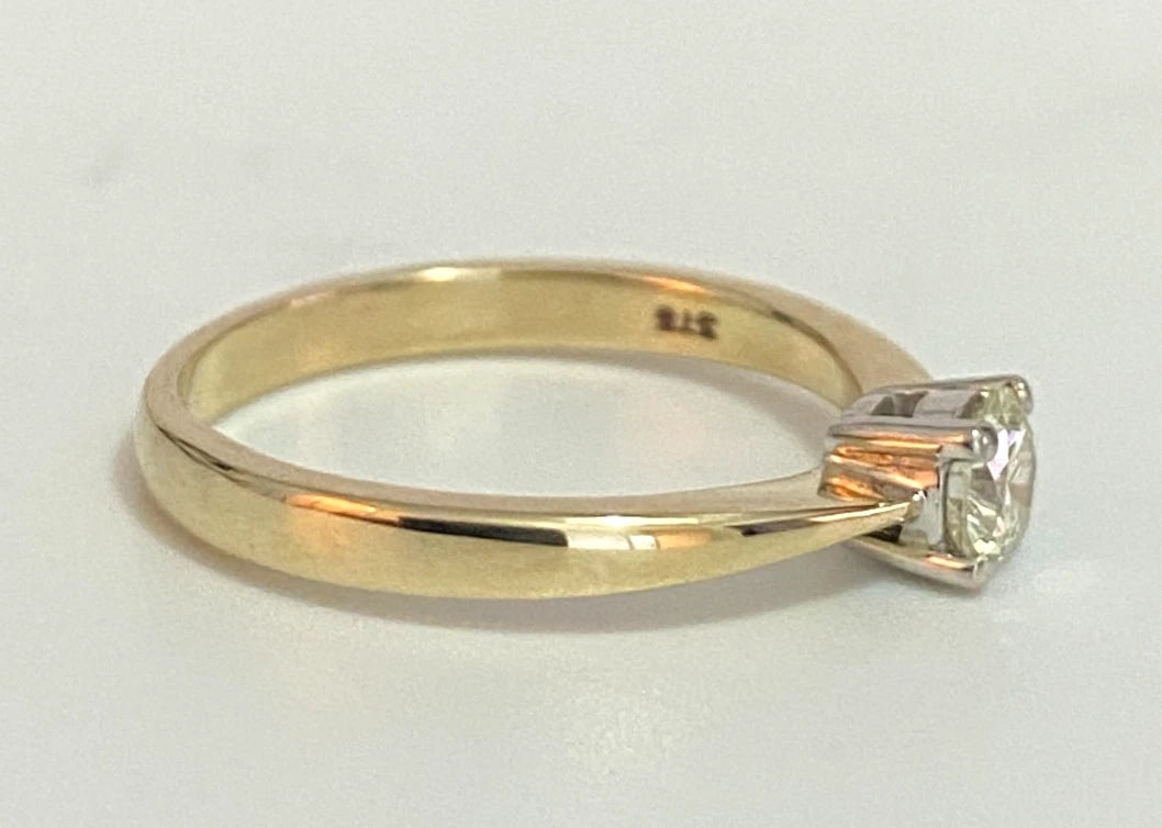 9K Yellow Gold & 0.33CT Diamond Solitaire Engagement Ring - Size M (US 6.25)