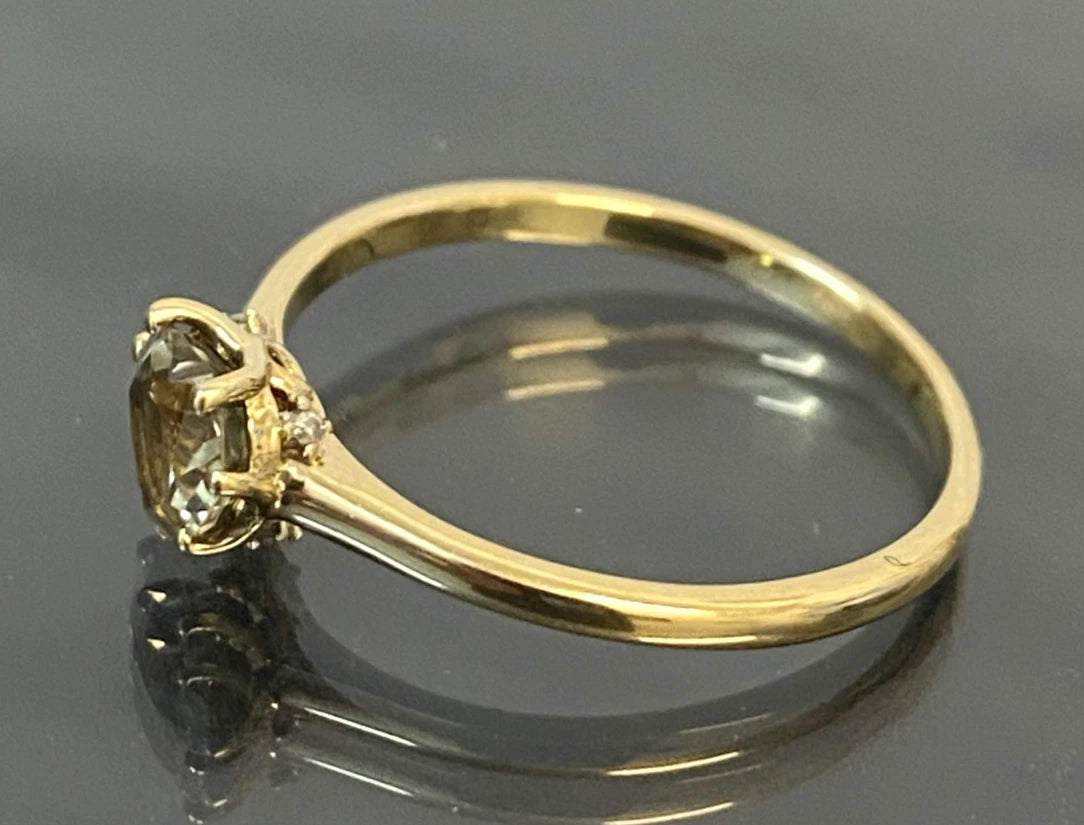 10ct Yellow Gold W/ Heart Diaspore & Diamond Ring Size R 1/2 (US 9)