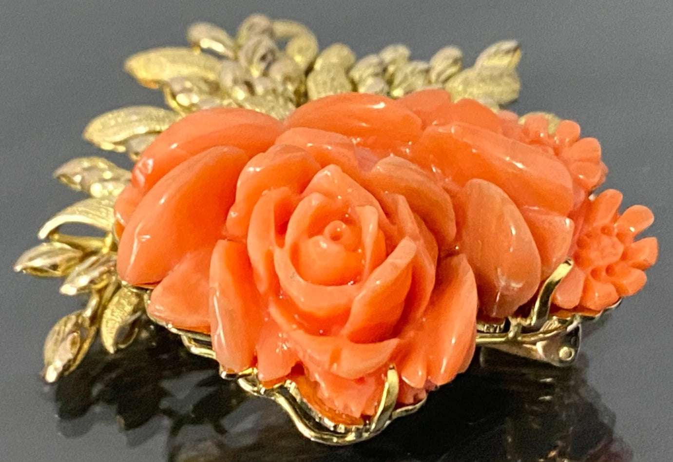Art Deco 18K Yellow Gold & Carved Coral Brooch 57mm High