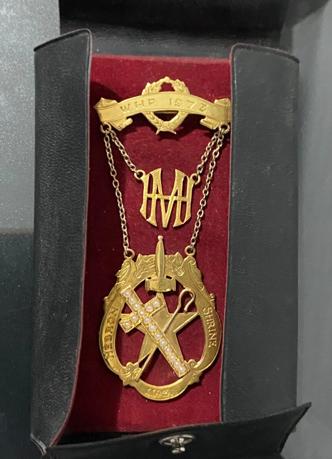 9K Yellow Gold & Pearl Masonic jewel 88.0mm High