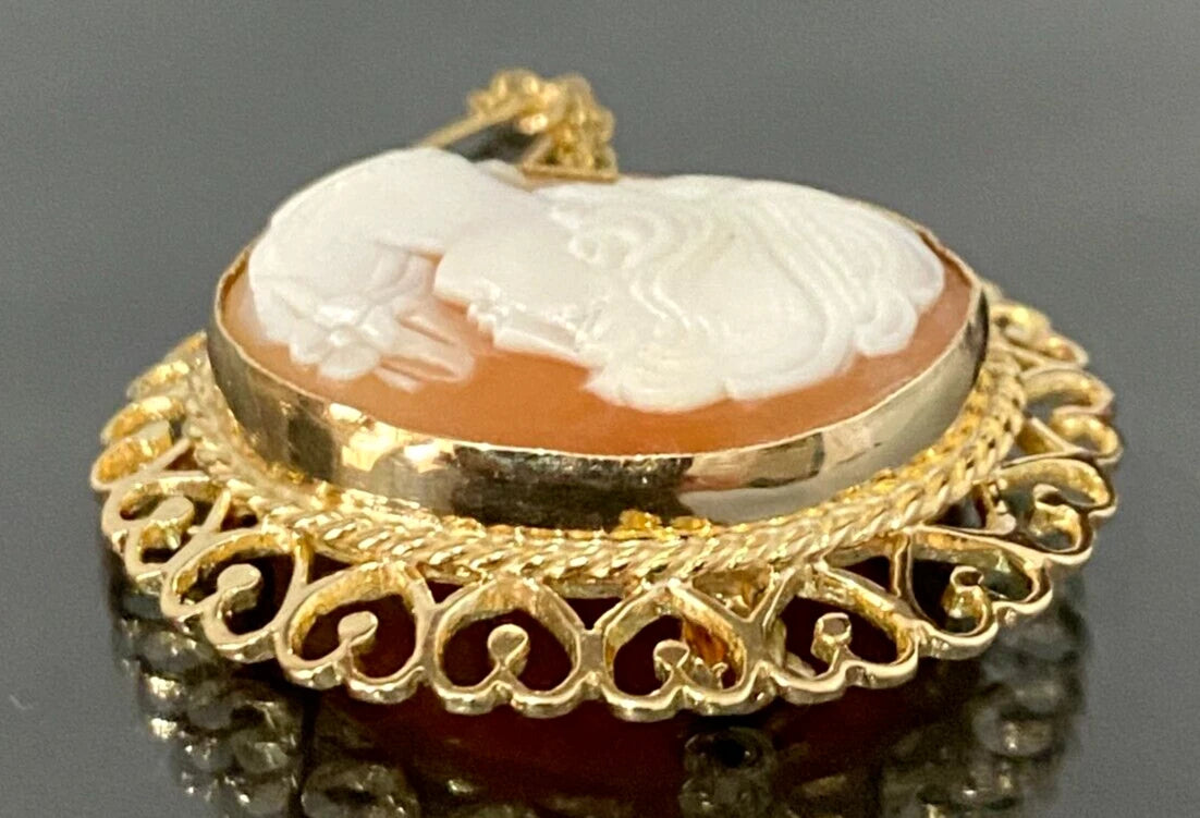 1970's 9K Yellow Gold & Carved Cameo Brooch 34.30mm