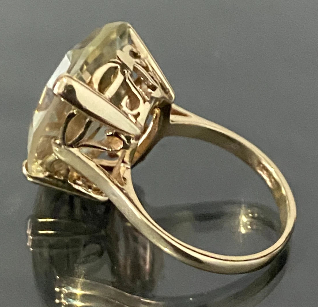 1960's 9K Yellow Gold & Oval Citrine Stone Ring Size M 1/2 - 6 1/2